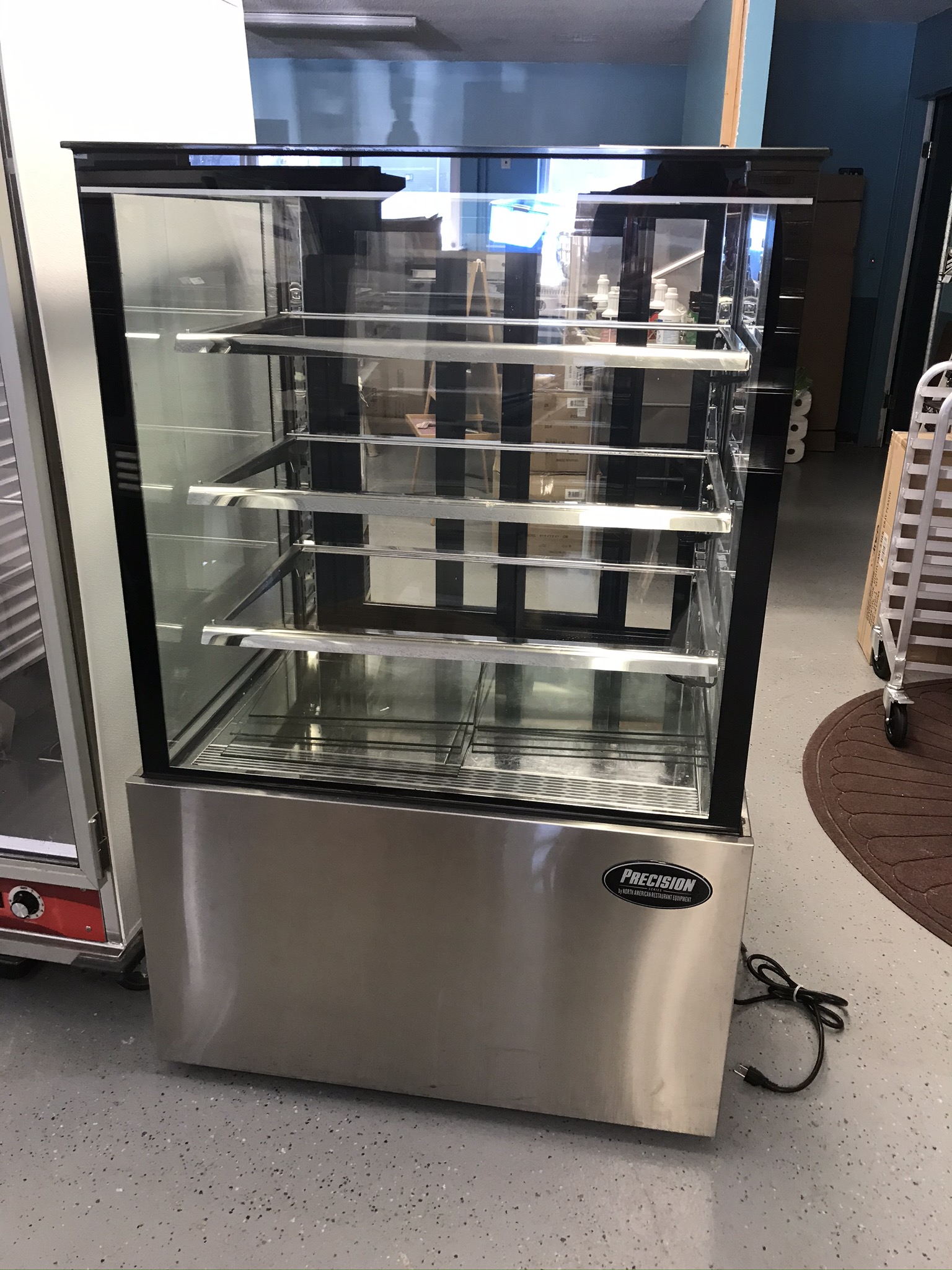Refrigerated Display Case (Bakery) - Restaurant Barn